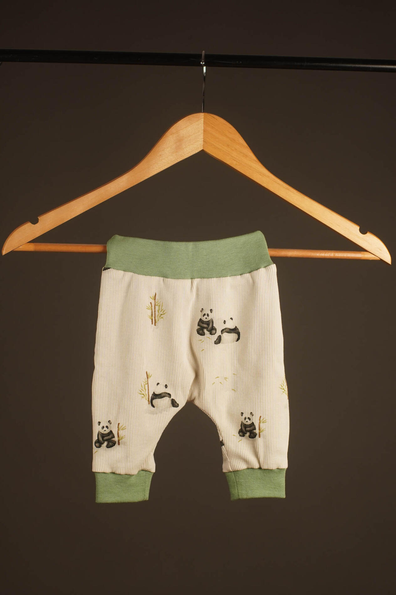 Hose Panda Grösse 50-56 Artikelnr. 2 29.00 CHF